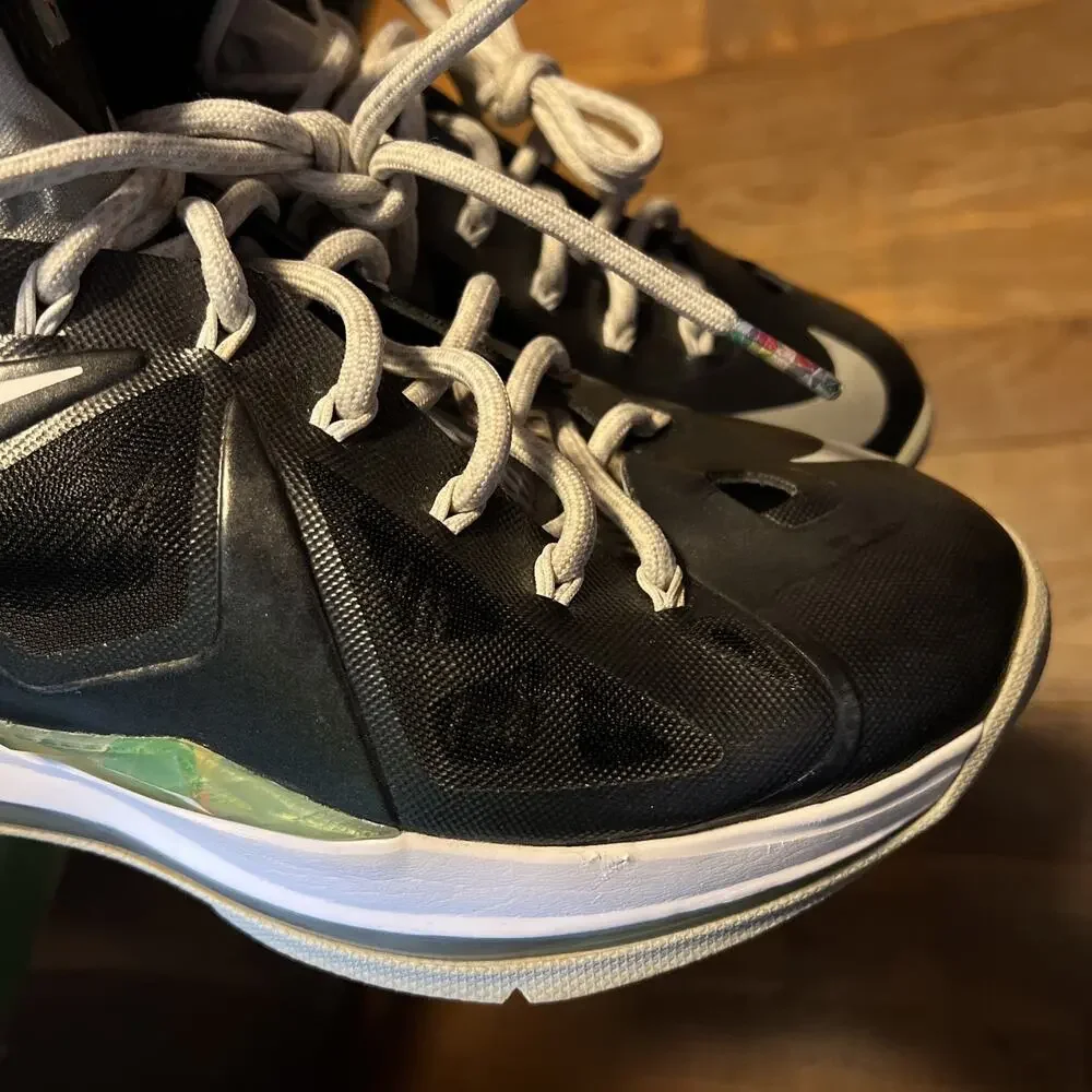 Nike LeBron 10 X Prism Men Size 8.5/Women 10 black.basketball.rare.classic